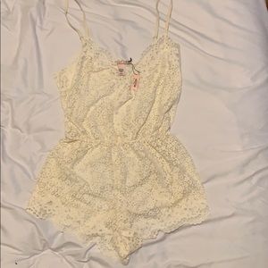 Victoria's Secret Intimates & Sleepwear - White lace romper NWT! Bridal lingerie Victoria's Secret Intimates & Sleepwear - White lace romper NWT! Bridal lingerie